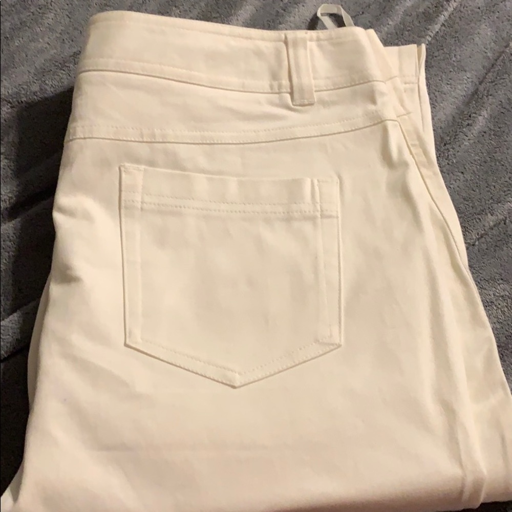 INC white capri